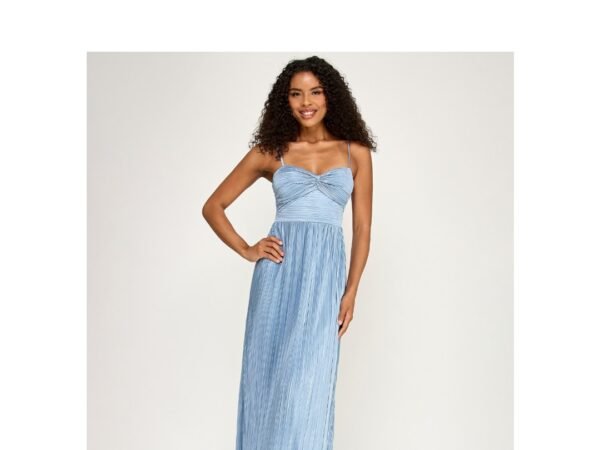 Seni & Cade Juniors' Pleated Sweetheart Neck Gown